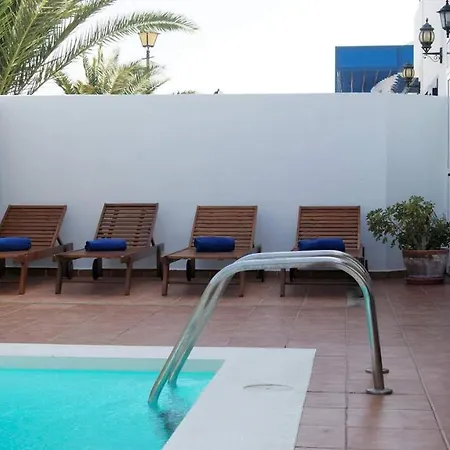 In Playa Blanca Sleeps 6 Includes Swimming Pool Air Con And Wifi 1 Villa *